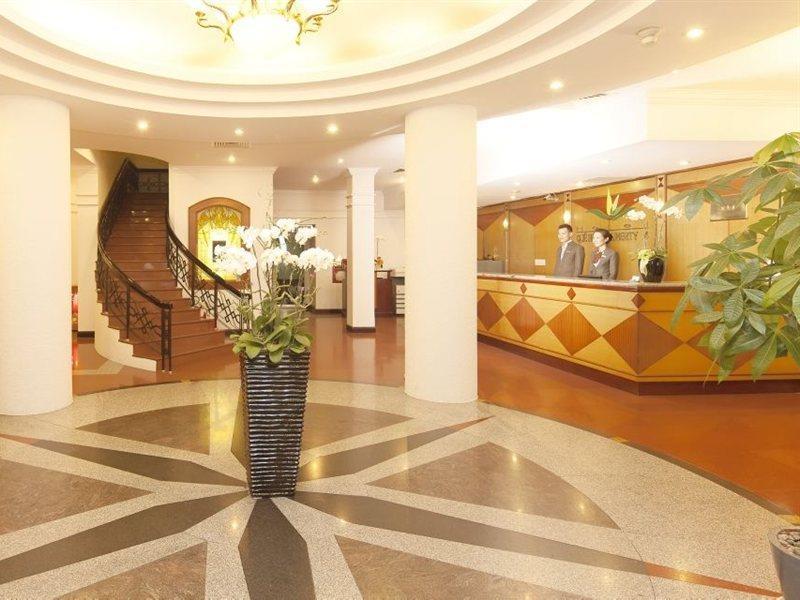 Liberty Hotel Saigon Parkview Ho Chi Minh-staden Exteriör bild